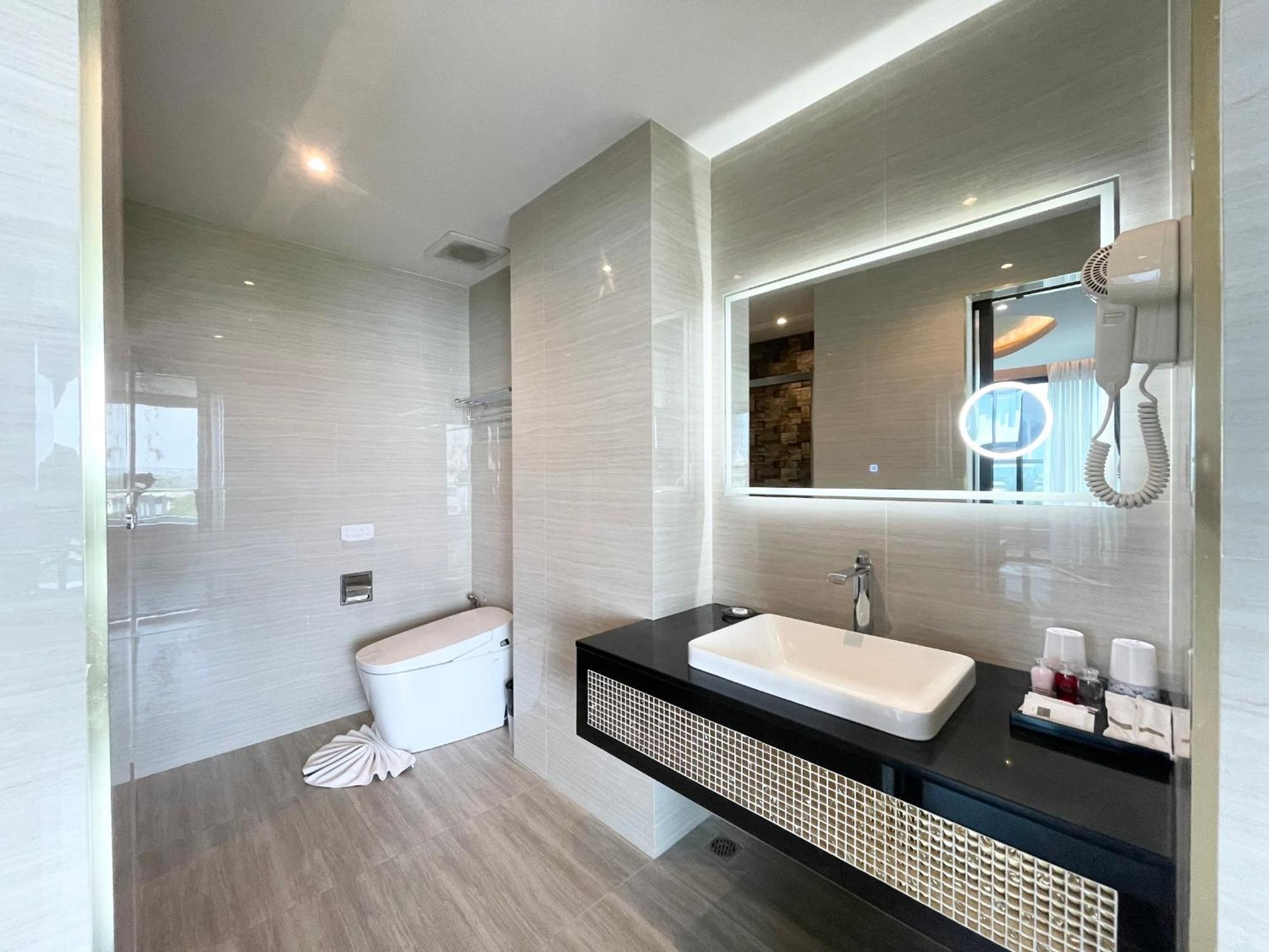The Tj Hotel Jomtien Bagian luar foto