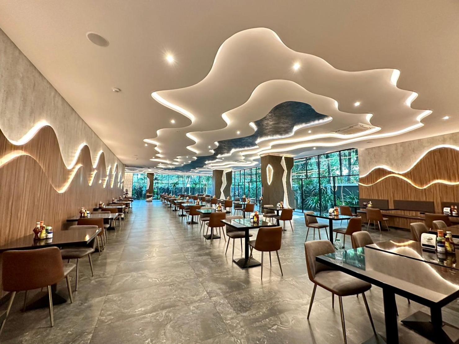 The Tj Hotel Jomtien Bagian luar foto