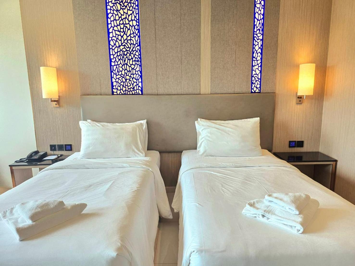 The Tj Hotel Jomtien Bagian luar foto