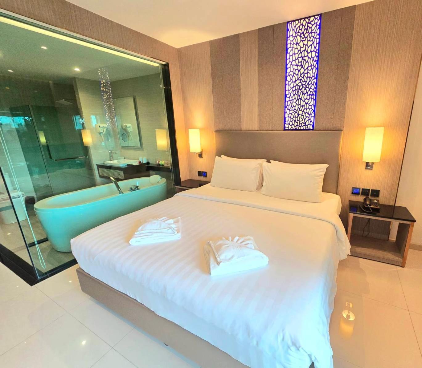 The Tj Hotel Jomtien Bagian luar foto