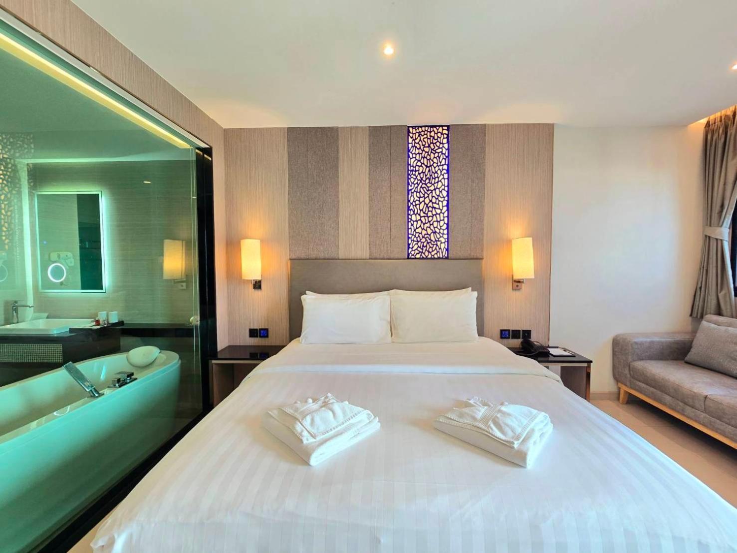 The Tj Hotel Jomtien Bagian luar foto