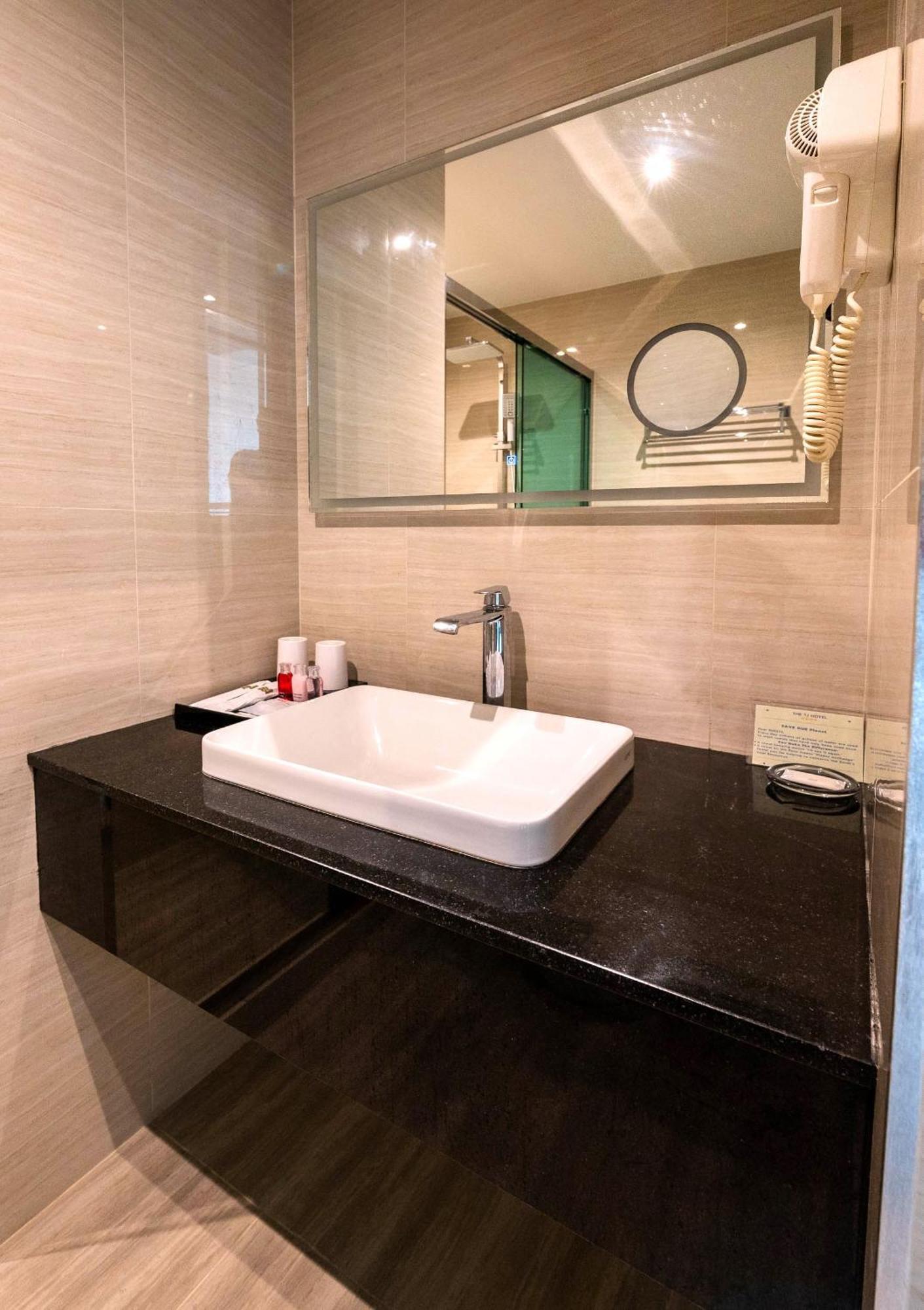 The Tj Hotel Jomtien Bagian luar foto